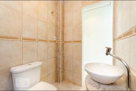Banheiro de apartamento para alugar com 1 quarto, 35m² em Gonzaga, Santos