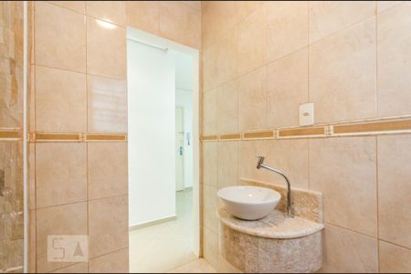 Banheiro de apartamento para alugar com 1 quarto, 35m² em Gonzaga, Santos