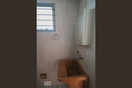 Banheiro de kitnet/studio para alugar com 1 quarto, 35m² em Centro, Guarulhos