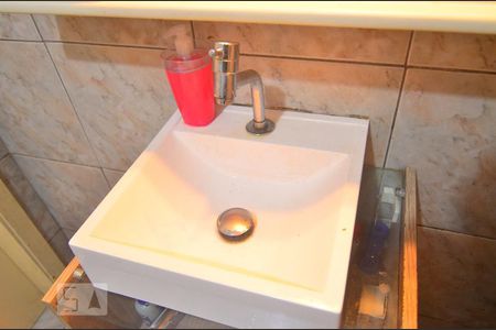 Casa à venda com 257m², 5 quartos e 5 vagasBanheiro social