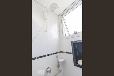 Banheiro de apartamento à venda com 1 quarto, 40m² em Vila Izabel, Curitiba