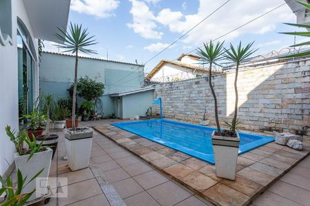Casa à venda com 370m², 5 quartos e 8 vagasPiscina