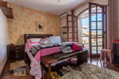 Casa à venda com 370m², 5 quartos e 8 vagasBanheiro da Suíte 2