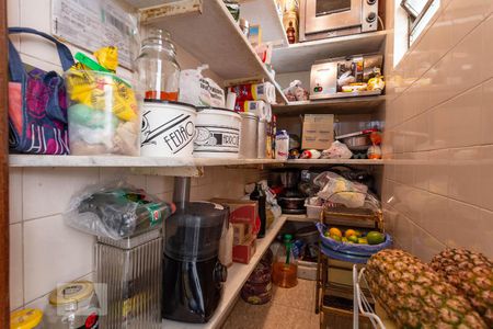 Casa à venda com 370m², 5 quartos e 8 vagasDispensa