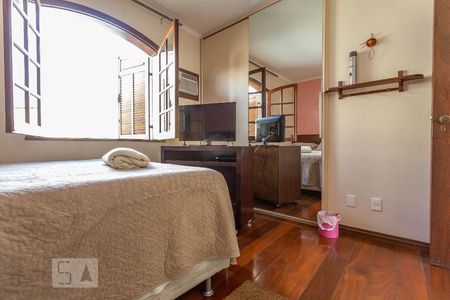 Casa à venda com 370m², 5 quartos e 8 vagasQuarto 1