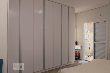 Casa à venda com 270m², 3 quartos e 2 vagasSuíte