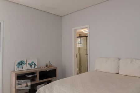 Casa à venda com 270m², 3 quartos e 2 vagasSuíte