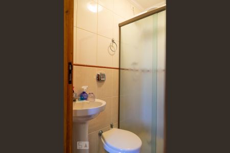 Casa de condomínio à venda com 120m², 3 quartos e 3 vagas Casa de condomínio à venda com 120m², 3 quartos e 3 vagasBanheiro da Suíte 1