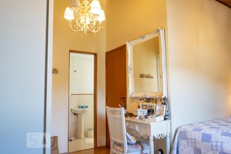 Casa de condomínio à venda com 120m², 3 quartos e 3 vagas Casa de condomínio à venda com 120m², 3 quartos e 3 vagasCloset da suíte 3