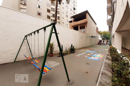 Apartamento à venda com 75m², 2 quartos e 1 vaga Apartamento à venda com 75m², 2 quartos e 1 vagaÁrea Comum - Playground