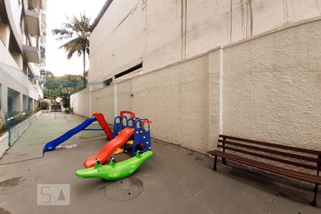 Apartamento à venda com 75m², 2 quartos e 1 vaga Apartamento à venda com 75m², 2 quartos e 1 vagaÁrea Comum - Playground