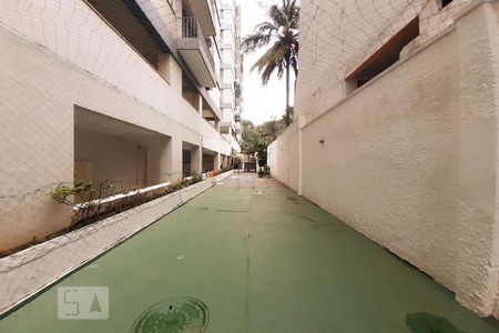 Apartamento à venda com 75m², 2 quartos e 1 vaga Apartamento à venda com 75m², 2 quartos e 1 vagaÁrea comum - Quadra