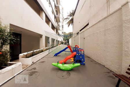 Apartamento à venda com 75m², 2 quartos e 1 vaga Apartamento à venda com 75m², 2 quartos e 1 vagaÁrea Comum - Playground