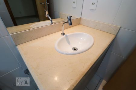 Banheiro da suíte de apartamento para alugar com 2 quartos, 82m² em Setor Marista Sul, Goiânia