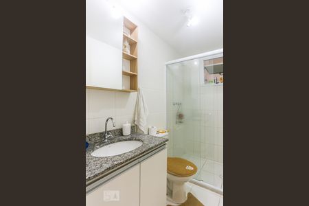 Apartamento à venda com 70m², 3 quartos e 1 vaga Apartamento à venda com 70m², 3 quartos e 1 vagaBanheiro