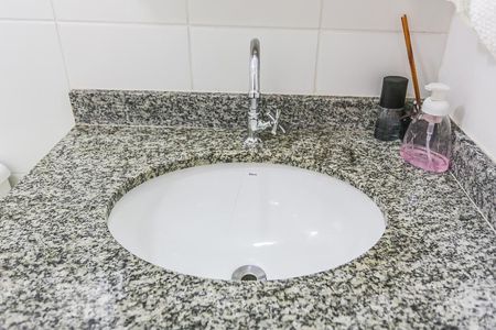 Apartamento à venda com 70m², 3 quartos e 1 vaga Apartamento à venda com 70m², 3 quartos e 1 vagaBanheiro Suite