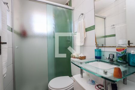 Banheiro de apartamento para alugar com 2 quartos, 49m² em Paraisópolis, São Paulo
