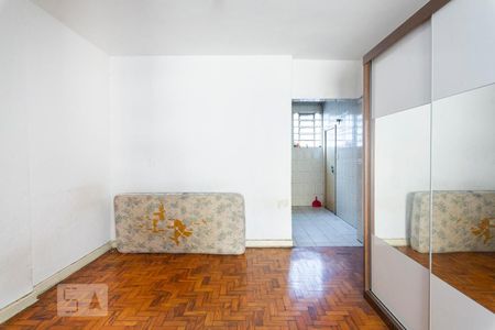Sala/Quarto de Apartamento com 1 quarto, 58m² Centro