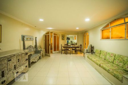 Apartamento para alugar com 55m², 2 quartos e 1 vaga Apartamento para alugar com 55m², 2 quartos e 1 vagaÁrea comum - Salão de festas