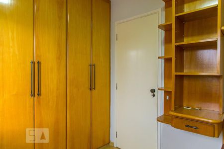 Apartamento à venda com 80m², 3 quartos e 2 vagasQuarto 2