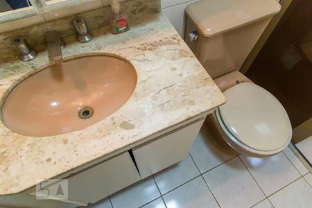 Apartamento à venda com 80m², 3 quartos e 2 vagasBanheiro - detalhe