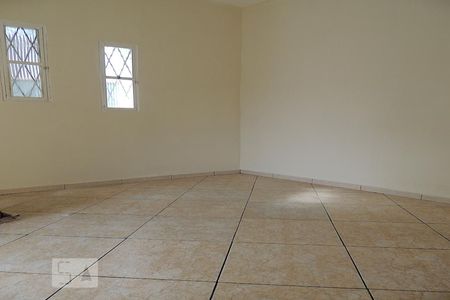 Sala de casa para alugar com 4 quartos, 120m² em Curicica, Rio de Janeiro
