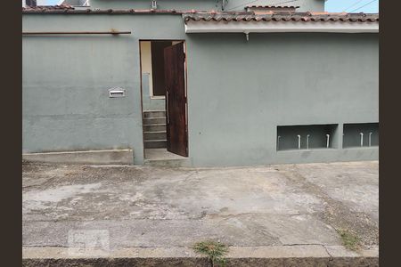 Casa para alugar com 120m², 4 quartos e sem vagaCasa murada