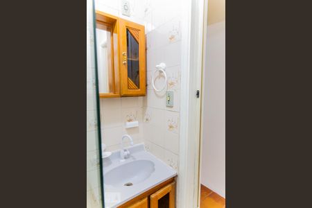 Casa à venda com 120m², 2 quartos e 1 vaga Casa à venda com 120m², 2 quartos e 1 vagaBanheiro