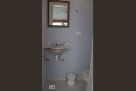 Casa à venda com 192m², 4 quartos e 3 vagasBanheiro de Serviço