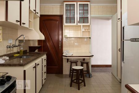 Apartamento para alugar com 85m², 2 quartos e 2 vagasCozinha