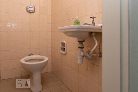 Apartamento para alugar com 85m², 2 quartos e 2 vagasBanheiro de Serviço