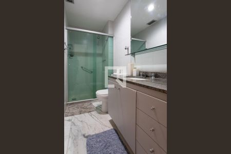 Apartamento à venda com 85m², 2 quartos e 1 vagaBanheiro da suíte 1