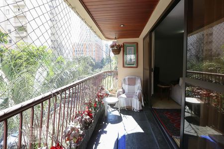 Varanda de apartamento à venda com 4 quartos, 170m² em Vila Uberabinha, São Paulo