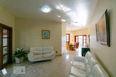Sala de casa à venda com 3 quartos, 286m² em Pampulha, Belo Horizonte