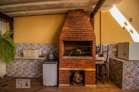 Casa à venda com 300m², 5 quartos e 4 vagas Casa à venda com 300m², 5 quartos e 4 vagasÁrea Externa - Churrasqueira