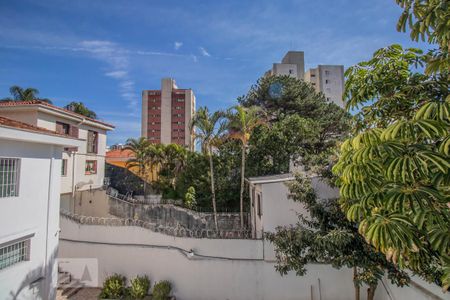 Casa à venda com 300m², 5 quartos e 4 vagas Casa à venda com 300m², 5 quartos e 4 vagasVista