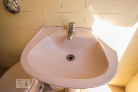 Casa à venda com 300m², 5 quartos e 4 vagas Casa à venda com 300m², 5 quartos e 4 vagasBanheiro de Serviço