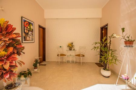 Casa à venda com 300m², 5 quartos e 4 vagas Casa à venda com 300m², 5 quartos e 4 vagasÁrea Externa