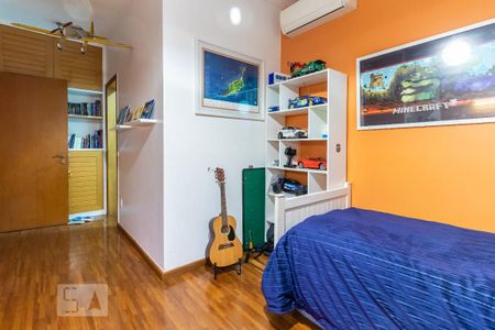 Casa à venda com 310m², 3 quartos e 4 vagas Casa à venda com 310m², 3 quartos e 4 vagasSuíte 3