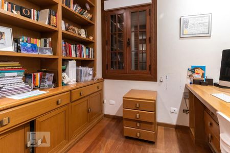 Casa à venda com 310m², 3 quartos e 4 vagas Casa à venda com 310m², 3 quartos e 4 vagasQuarto