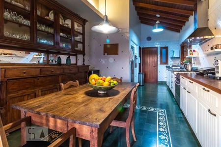 Casa à venda com 310m², 3 quartos e 4 vagas Casa à venda com 310m², 3 quartos e 4 vagasCozinha