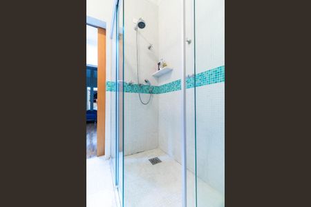 Casa à venda com 310m², 3 quartos e 4 vagas Casa à venda com 310m², 3 quartos e 4 vagasBanheiro da Suíte 2 - Box