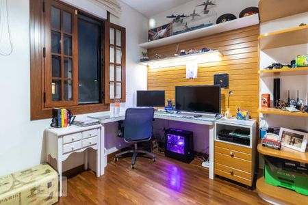 Casa à venda com 310m², 3 quartos e 4 vagas Casa à venda com 310m², 3 quartos e 4 vagasSuíte 3