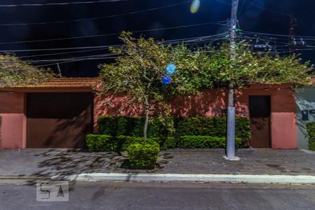 Casa à venda com 310m², 3 quartos e 4 vagas Casa à venda com 310m², 3 quartos e 4 vagasFachada