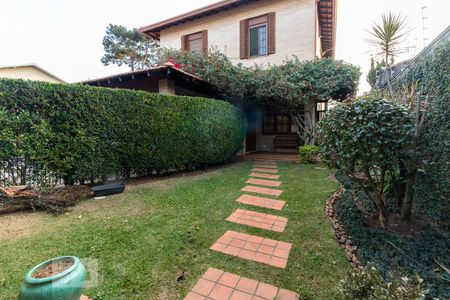 Casa à venda com 310m², 3 quartos e 4 vagas Casa à venda com 310m², 3 quartos e 4 vagasFachada Interna