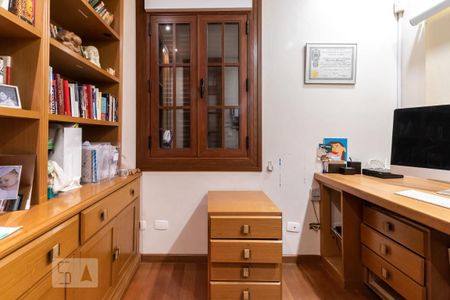 Casa à venda com 310m², 3 quartos e 4 vagas Casa à venda com 310m², 3 quartos e 4 vagasQuarto