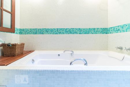 Casa à venda com 310m², 3 quartos e 4 vagas Casa à venda com 310m², 3 quartos e 4 vagasBanheiro da Suíte 2