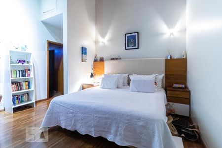 Casa à venda com 310m², 3 quartos e 4 vagas Casa à venda com 310m², 3 quartos e 4 vagasSuíte 2