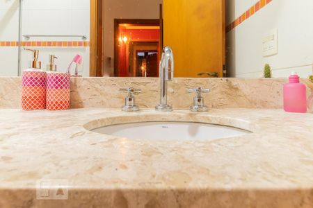 Casa à venda com 310m², 3 quartos e 4 vagas Casa à venda com 310m², 3 quartos e 4 vagasBanheiro da Suíte 1 - Torneira