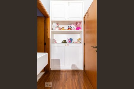 Casa à venda com 310m², 3 quartos e 4 vagas Casa à venda com 310m², 3 quartos e 4 vagasSuíte 1 - Armário